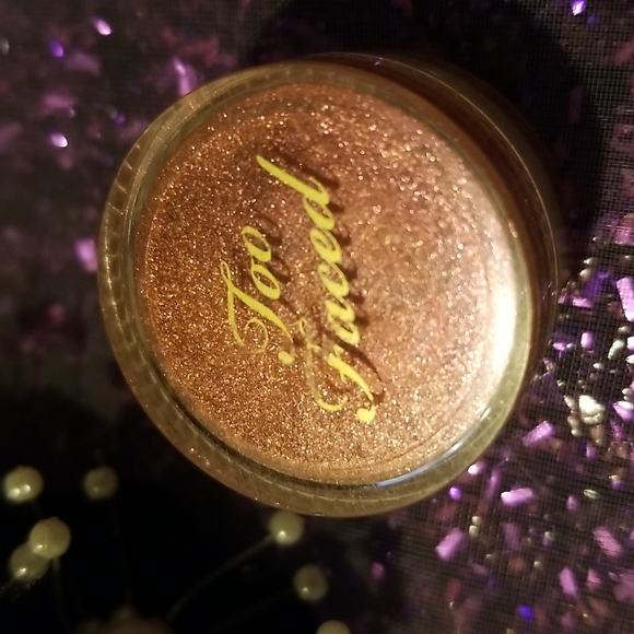 🌟WRAPPED IN PINK Too Faced DISCONTINUED Glamour Dust Glitter Single NWOBOX - Picture 4 of 4